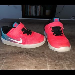Toddler girls Nike